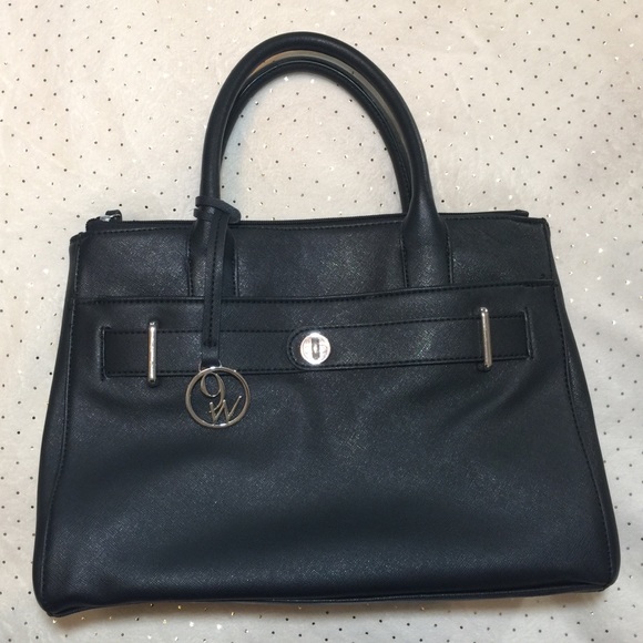 Nine West Handbags - NINE WEST Faux Leather Black Purse!